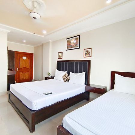 Hotel Crown Inn Multan Zewnętrze zdjęcie