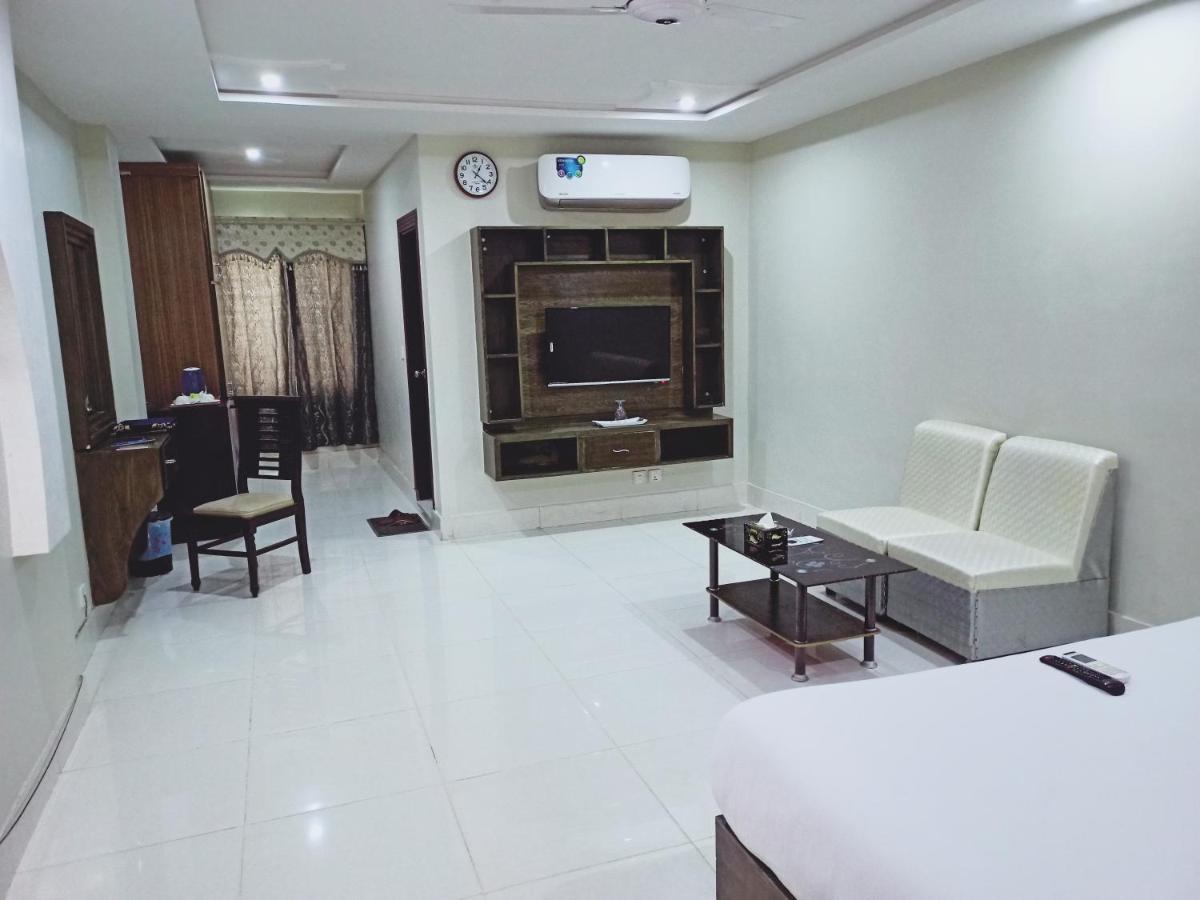 Hotel Crown Inn Multan Zewnętrze zdjęcie