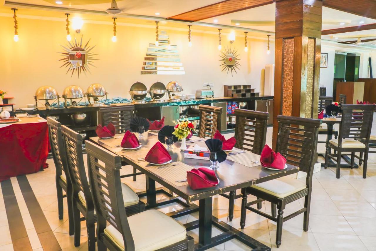 Hotel Crown Inn Multan Zewnętrze zdjęcie
