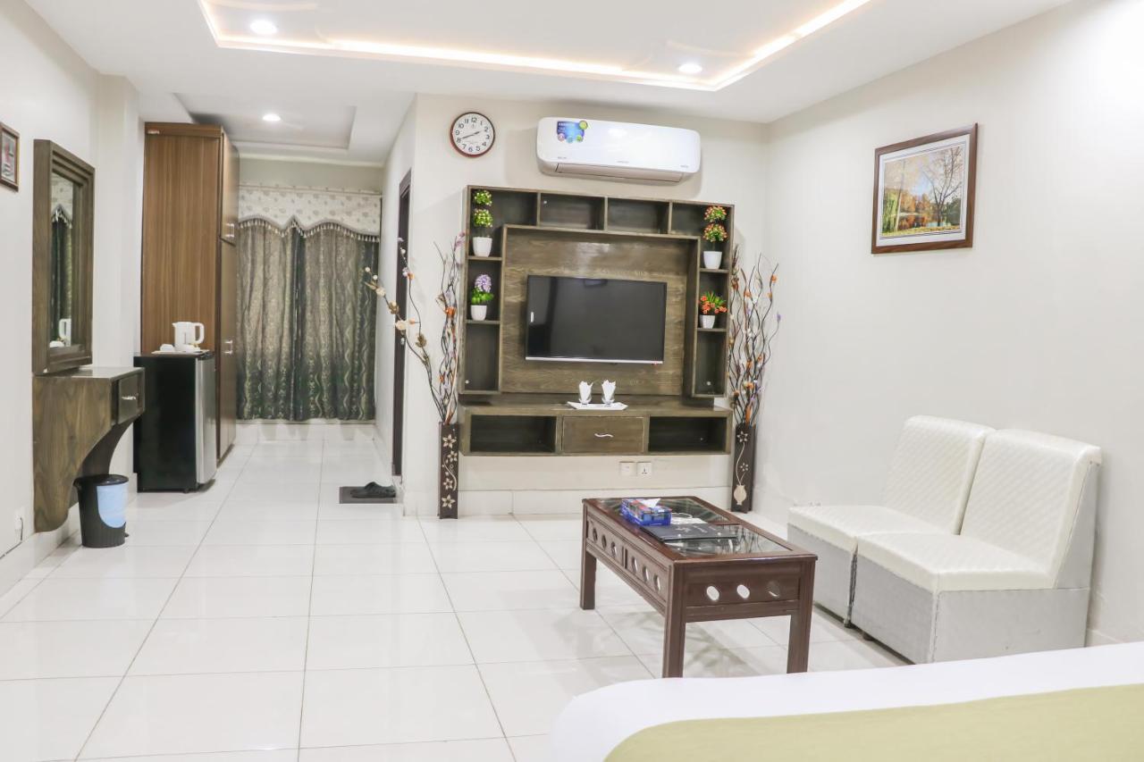 Hotel Crown Inn Multan Zewnętrze zdjęcie