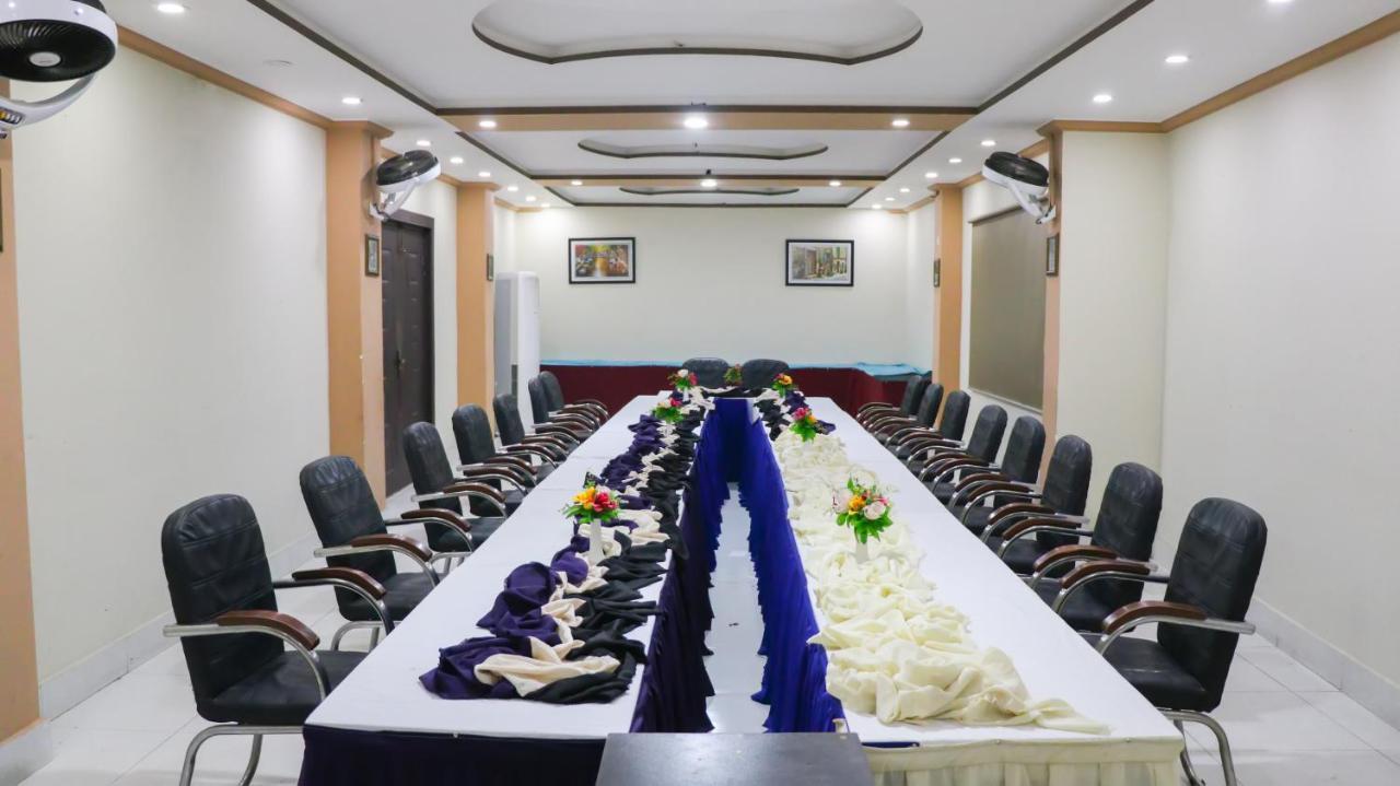 Hotel Crown Inn Multan Zewnętrze zdjęcie