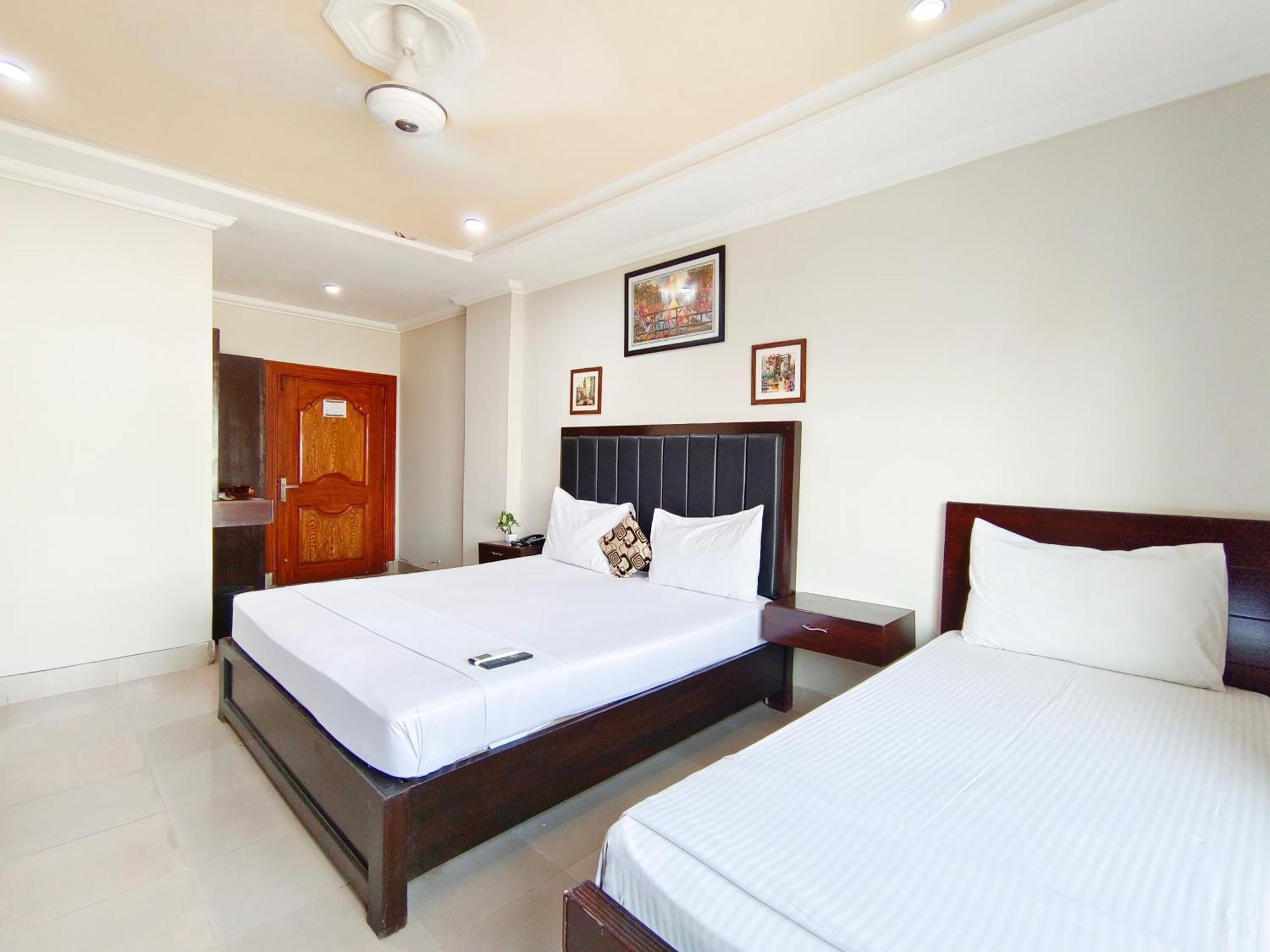Hotel Crown Inn Multan Zewnętrze zdjęcie