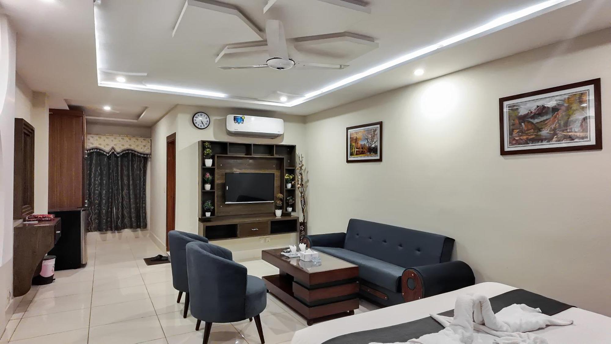 Hotel Crown Inn Multan Zewnętrze zdjęcie