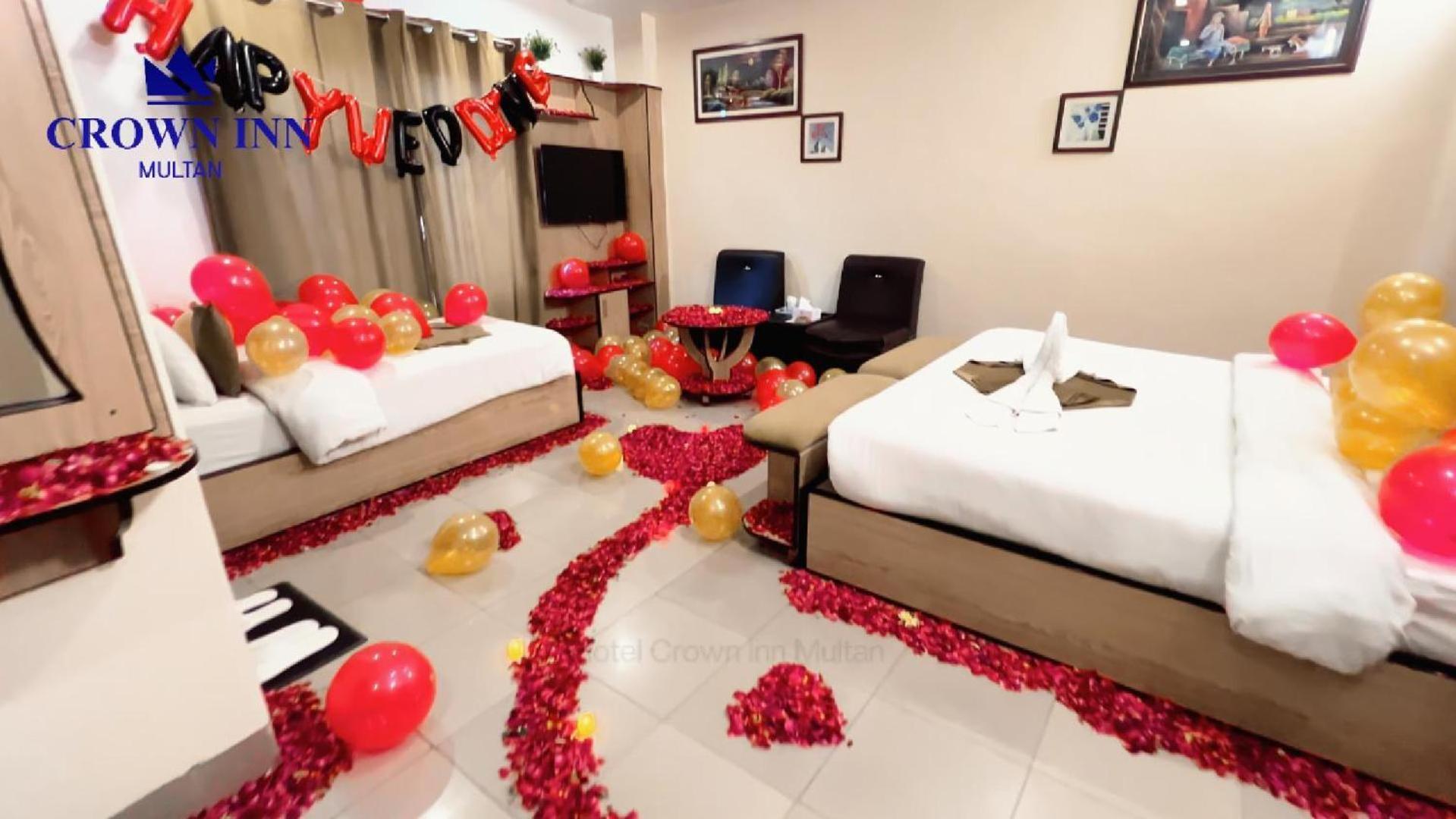 Hotel Crown Inn Multan Zewnętrze zdjęcie