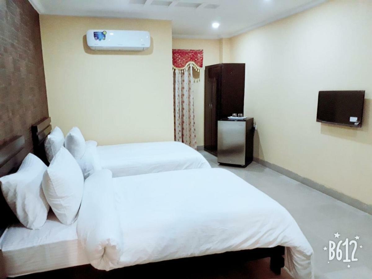 Hotel Crown Inn Multan Zewnętrze zdjęcie