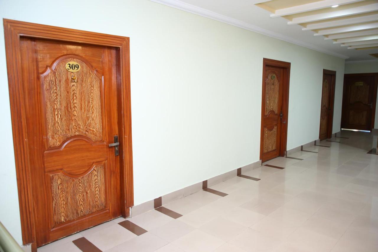 Hotel Crown Inn Multan Zewnętrze zdjęcie