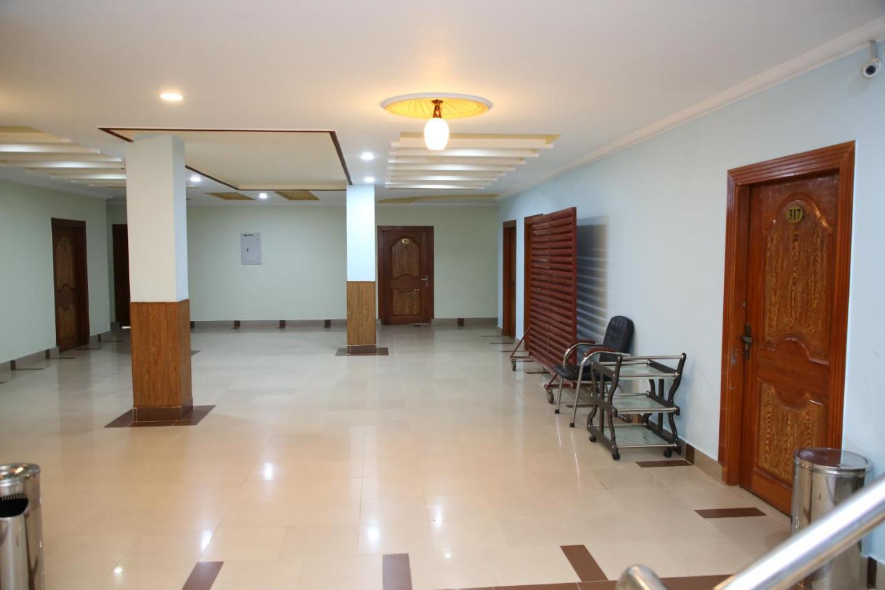 Hotel Crown Inn Multan Zewnętrze zdjęcie